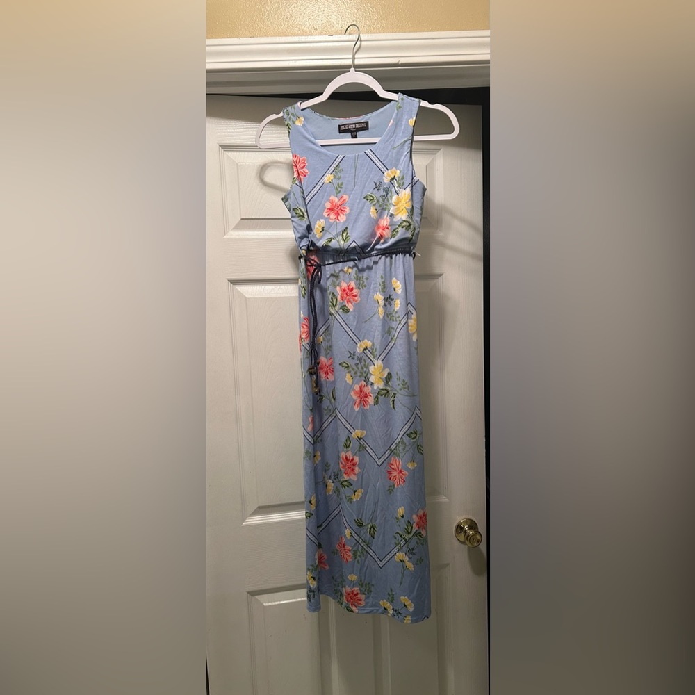 Floral Sleeveless Maxi Dress
